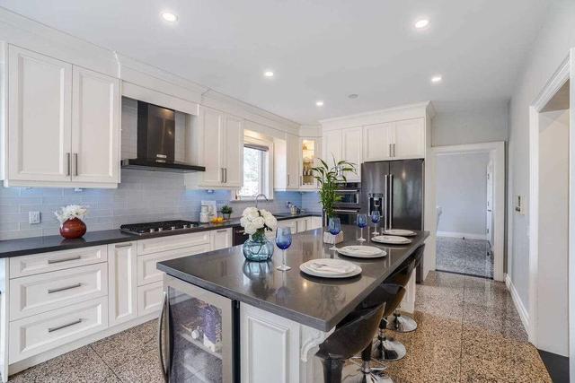 2 Muir Ave, House detached with 4 bedrooms, 5 bathrooms and 6 parking in Toronto ON | Image 3