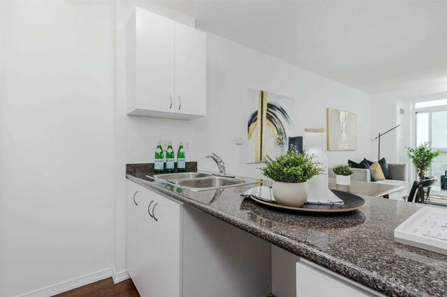 908 - 15 Maplewood Ave, Condo with 1 bedrooms, 1 bathrooms and 0 parking in Toronto ON | Image 7