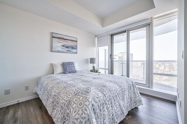 5001 - 1 Bloor St E, Condo with 2 bedrooms, 3 bathrooms and 1 parking in Toronto ON | Image 4