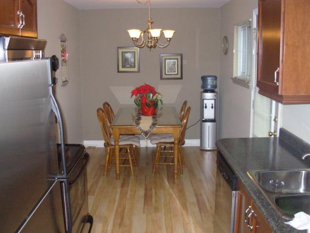 856 Fraser Crt, House detached with 3 bedrooms, 1 bathrooms and null parking in Milton ON | Image 3