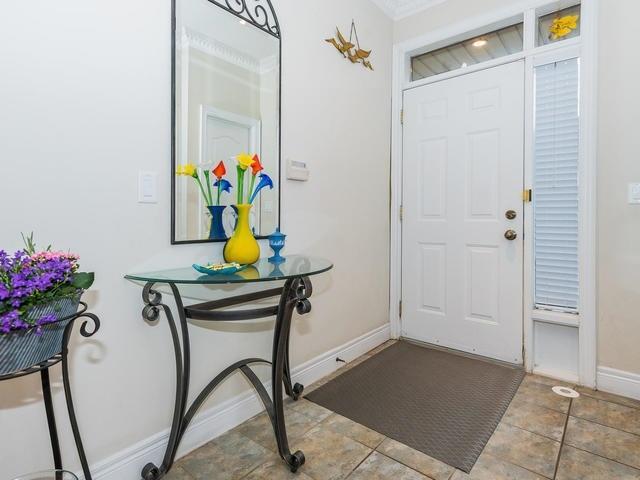 ThB - 1 Clairtrell Rd, Townhouse with 3 bedrooms, 4 bathrooms and 2 parking in Toronto ON | Image 3