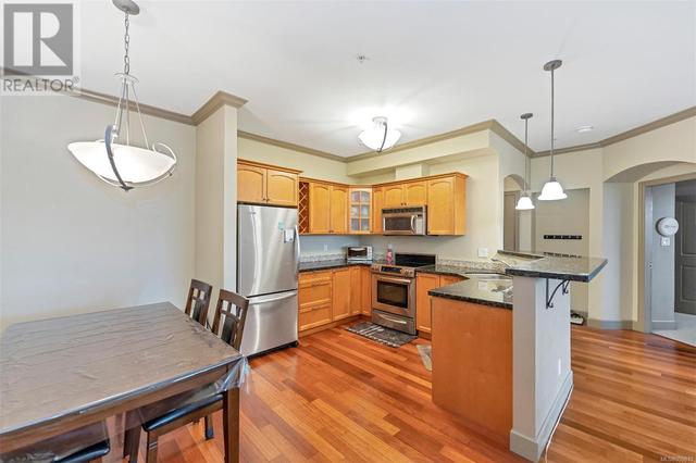 318 - 1620 Mckenzie Ave, Condo with 2 bedrooms, 2 bathrooms and 1 parking in Saanich BC | Image 7