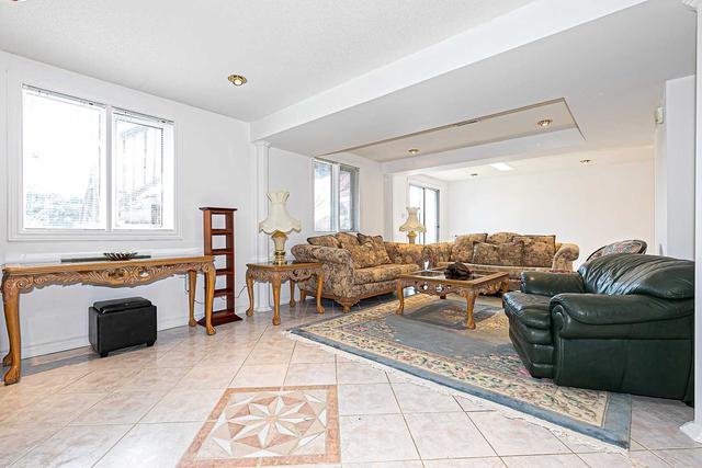 252 Haymer Dr, House detached with 4 bedrooms, 4 bathrooms and 6 parking in Vaughan ON | Image 11