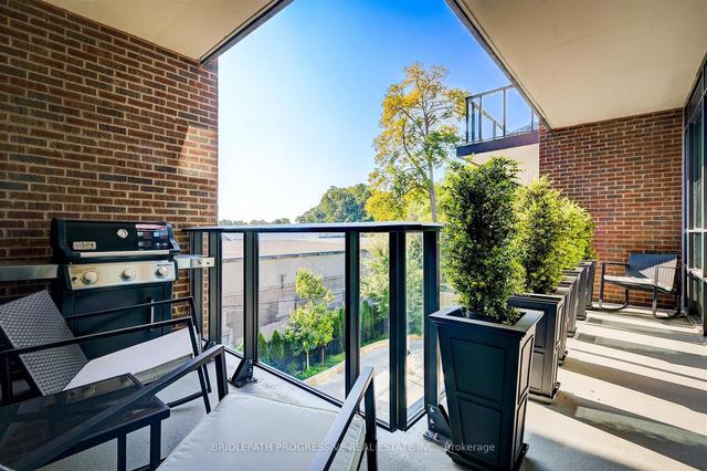 301 - 3 Southvale Dr, Condo with 2 bedrooms, 2 bathrooms and 2 parking in Toronto ON | Image 10