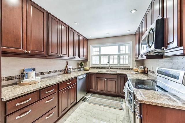 90 Hill Cres, House detached with 4 bedrooms, 4 bathrooms and 7 parking in Toronto ON | Image 24