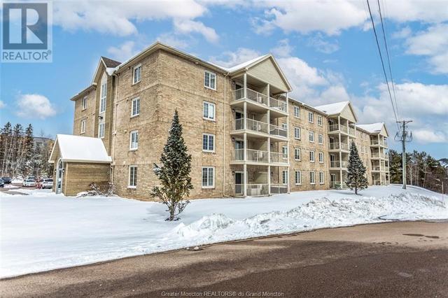 105 - 65 Diamond Head Crt, Condo with 2 bedrooms, 1 bathrooms and null parking in Moncton NB | Image 1