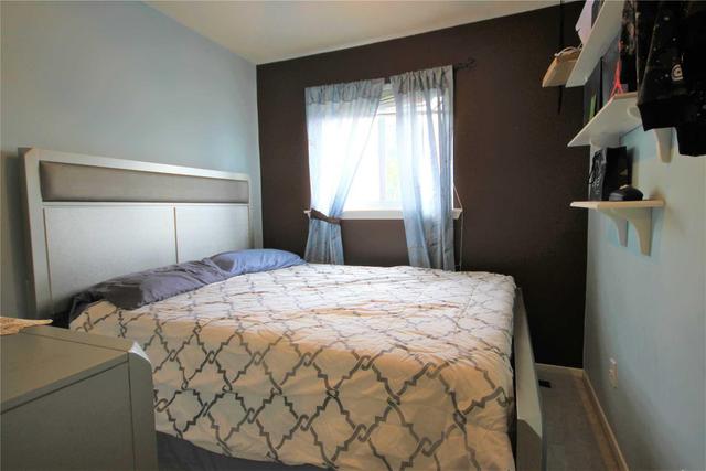 49 Mcmullen Cres, Townhouse with 3 bedrooms, 2 bathrooms and 1 parking in Brampton ON | Image 7