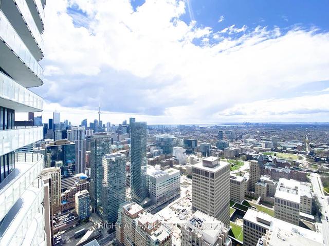 5207 - 11 Wellesley St W, Condo with 1 bedrooms, 1 bathrooms and 1 parking in Toronto ON | Image 5