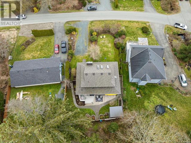 224 Spindrift Rd, House detached with 2 bedrooms, 3 bathrooms and 6 parking in Comox Valley A BC | Image 48