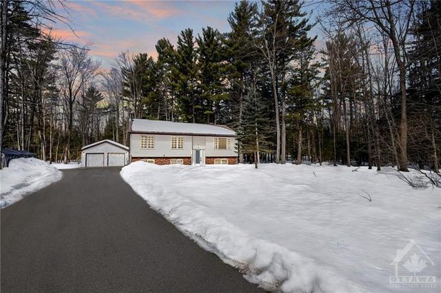 1049 Buckhams Bay Road, House detached with 4 bedrooms, 2 bathrooms and 10 parking in Ottawa ON | Image 1