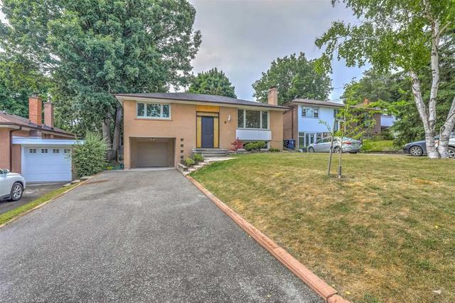 8 Lochinvar Cres, House detached with 3 bedrooms, 3 bathrooms and 4 parking in Toronto ON | Image 2