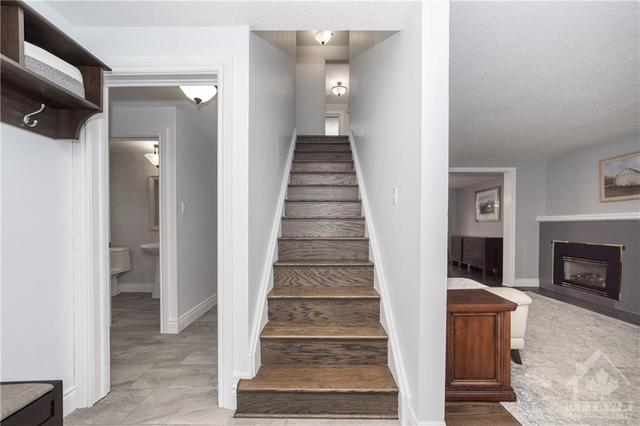 59 Newbury Avenue, Home with 4 bedrooms, 2 bathrooms and 3 parking in Ottawa ON | Image 4