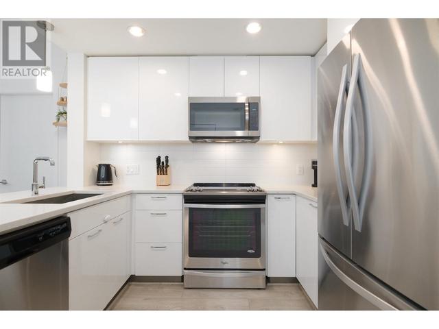 208 - 719 W 3rd Street, Condo with 2 bedrooms, 1 bathrooms and 1 parking in North Vancouver BC | Image 18