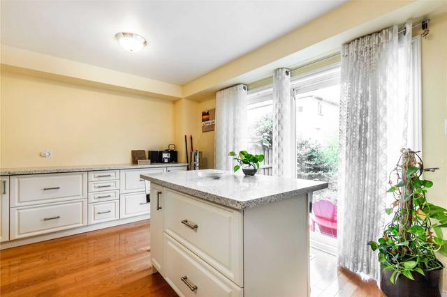 16 - 2300 Brays Lane, Townhouse with 3 bedrooms, 2 bathrooms and 2 parking in Oakville ON | Image 4