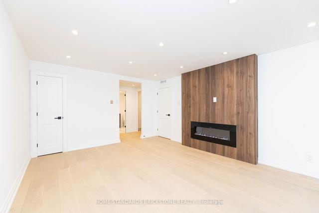 805 - 61 St Clair Ave W, Condo with 2 bedrooms, 2 bathrooms and 2 parking in Toronto ON | Image 15