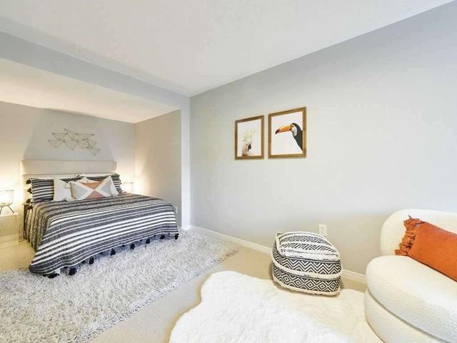 33 Whistle Post St, House semidetached with 3 bedrooms, 3 bathrooms and 1 parking in Toronto ON | Image 14