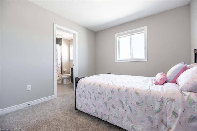 219 Ambrous Cres, House detached with 4 bedrooms, 5 bathrooms and 4 parking in Guelph ON | Image 21