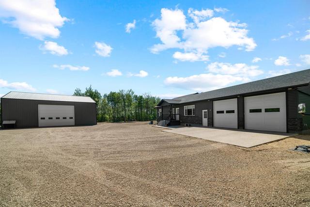 46458 Range Road 195, House detached with 4 bedrooms, 3 bathrooms and 6 parking in Camrose County AB | Image 2