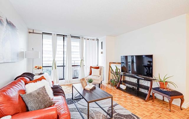 805 - 22 Shallmar Blvd, Condo with 1 bedrooms, 1 bathrooms and 1 parking in Toronto ON | Image 11