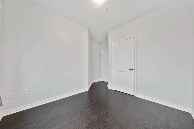 606 - 39 New Delhi Dr, Condo with 3 bedrooms, 2 bathrooms and 2 parking in Markham ON | Image 2