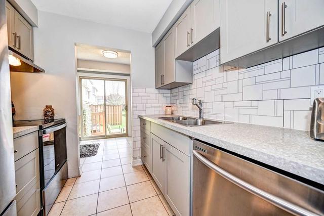 21 - 302 College Ave W, Townhouse with 3 bedrooms, 3 bathrooms and 2 parking in Guelph ON | Image 14