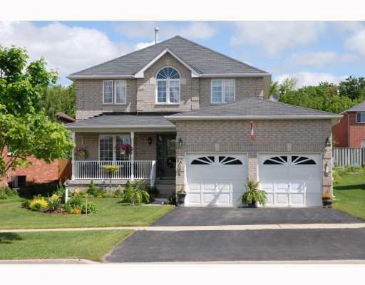 80 Hurst Dr, House detached with 3 bedrooms, 3 bathrooms and null parking in Barrie ON | Image 1