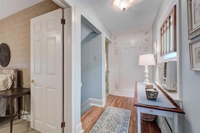 117 Brooklawn Ave, House detached with 2 bedrooms, 2 bathrooms and 3 parking in Toronto ON | Image 5