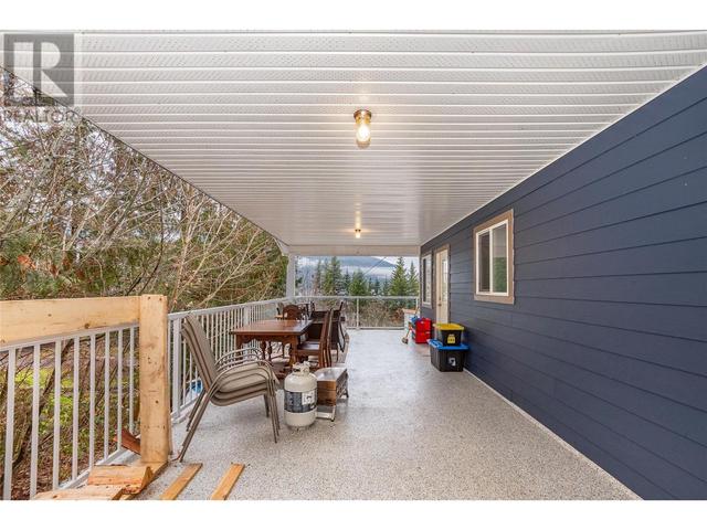 5167 Sunnybrae Canoe Point Road, House detached with 4 bedrooms, 2 bathrooms and 6 parking in Columbia Shuswap C BC | Image 5