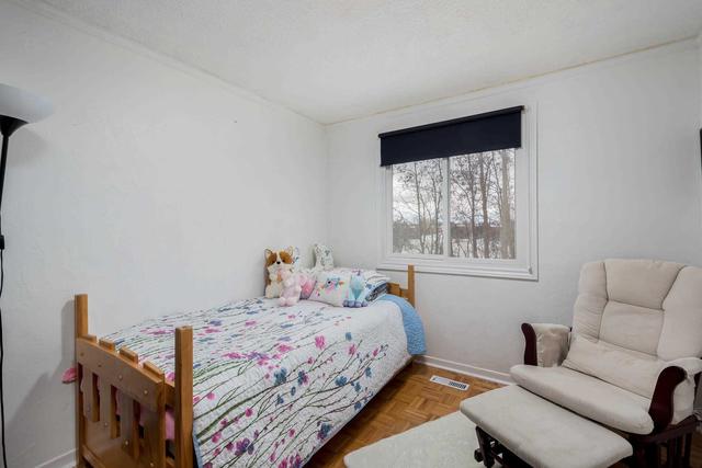 58 Elmvale Ave, House attached with 3 bedrooms, 2 bathrooms and 3 parking in Brampton ON | Image 11