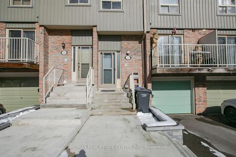 117 - 60 Hanson Rd, Condo with 3 bedrooms, 3 bathrooms and 2 parking in Mississauga ON | Card Image