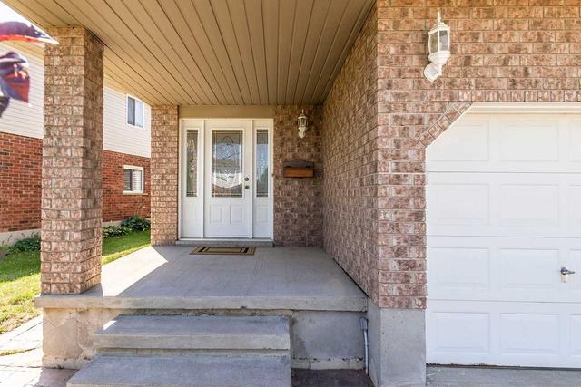 571 Chesapeake Dr, House detached with 3 bedrooms, 3 bathrooms and 4 parking in Waterloo ON | Image 12