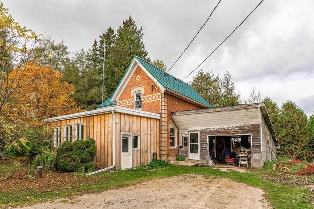 5881 Third Line, House detached with 3 bedrooms, 1 bathrooms and 11 parking in Erin ON | Image 37