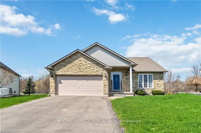 449 Barrington Crt, House detached with 2 bedrooms, 2 bathrooms and 5 parking in Fort Erie ON | Image 12