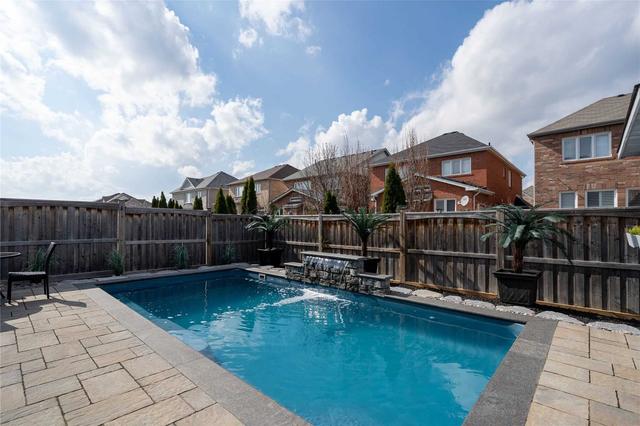 20 Irwin Pl, House detached with 4 bedrooms, 4 bathrooms and 4 parking in Bradford West Gwillimbury ON | Image 16