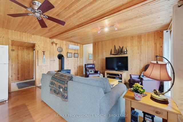 1029 Parkholme Rd, House detached with 3 bedrooms, 2 bathrooms and 8 parking in Gravenhurst ON | Image 30