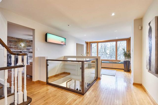96 Undercliff Dr, House detached with 4 bedrooms, 4 bathrooms and 4 parking in Toronto ON | Image 15