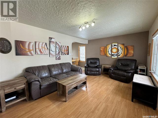 214 4th Avenue W, House detached with 3 bedrooms, 3 bathrooms and null parking in Biggar SK | Image 7