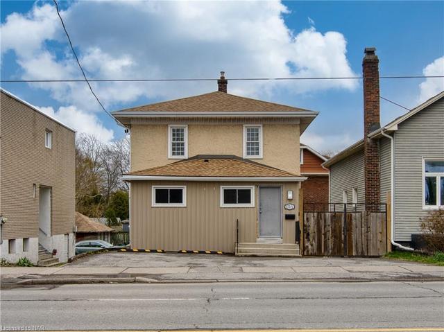 172 1/2 Niagara Street, House detached with 4 bedrooms, 3 bathrooms and 5 parking in St. Catharines ON | Image 1