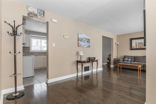 33 Storey Dr, House detached with 4 bedrooms, 2 bathrooms and 5 parking in Halton Hills ON | Image 12