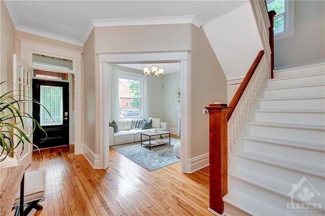 65 Laurel Street, Home with 3 bedrooms, 2 bathrooms and 1 parking in Ottawa ON | Image 3