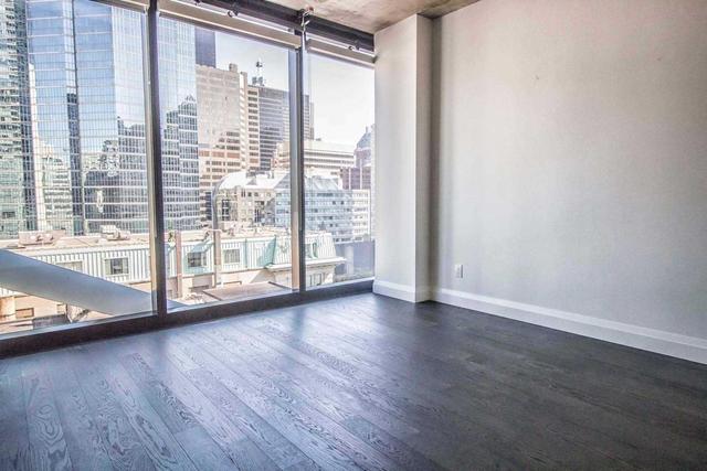 1003 - 224 King St W, Condo with 2 bedrooms, 2 bathrooms and 1 parking in Toronto ON | Image 6