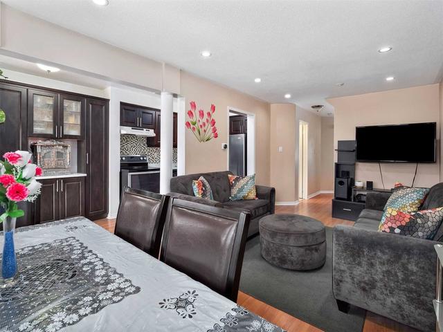 104 Richwood Cres, House attached with 3 bedrooms, 3 bathrooms and 3 parking in Brampton ON | Image 30