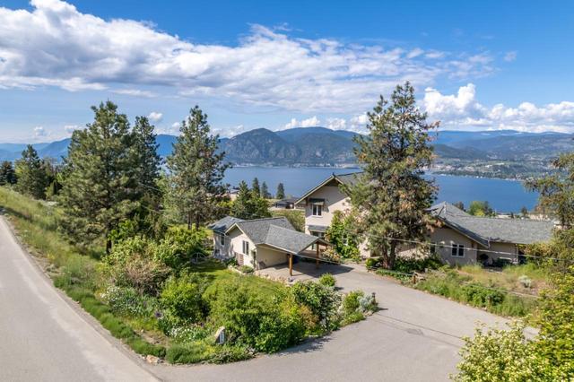 2575 Winifred Road, House detached with 3 bedrooms, 2 bathrooms and 3 parking in Okanagan Similkameen E BC | Card Image
