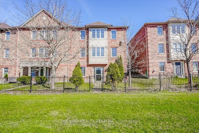 45 Sandlewood Crt, Townhouse with 3 bedrooms, 3 bathrooms and 2 parking in Aurora ON | Image 32