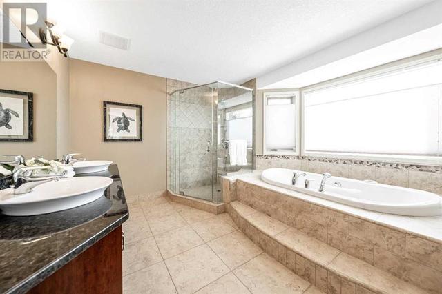 105 Candle Place Sw, House detached with 4 bedrooms, 3 bathrooms and 6 parking in Calgary AB | Image 22