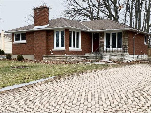 3 Briarsdale Dr, House detached with 3 bedrooms, 2 bathrooms and 4 parking in St. Catharines ON | Image 9