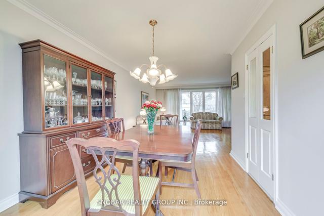 47 Hamptonbrook Dr, House detached with 3 bedrooms, 2 bathrooms and 4 parking in Toronto ON | Image 3