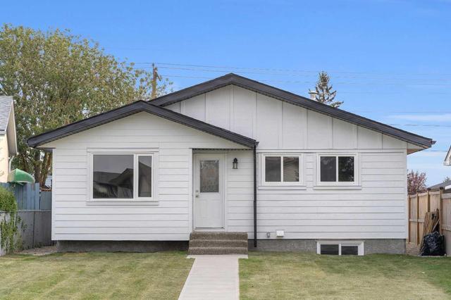 1531 Maitland Drive Ne, House detached with 5 bedrooms, 2 bathrooms and 4 parking in Calgary AB | Image 2