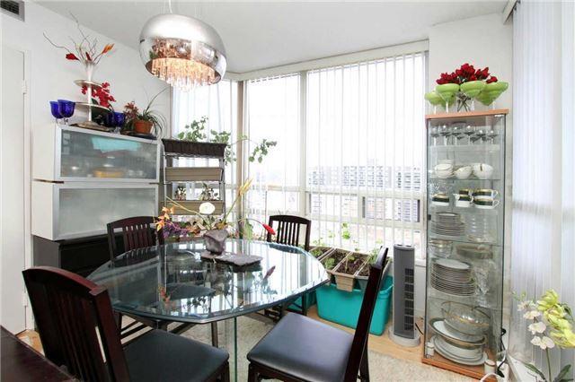1001 - 75 King St E, Condo with 2 bedrooms, 2 bathrooms and 1 parking in Mississauga ON | Image 7