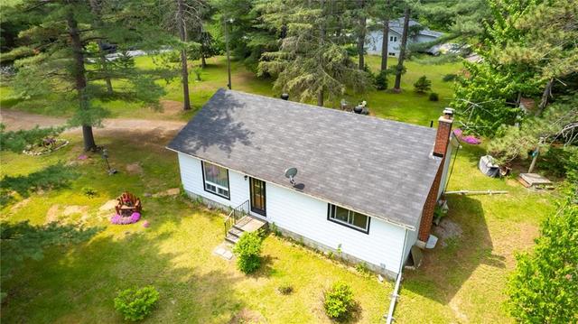 7 Eastern Road, House detached with 2 bedrooms, 1 bathrooms and 10 parking in Greater Madawaska ON | Image 3
